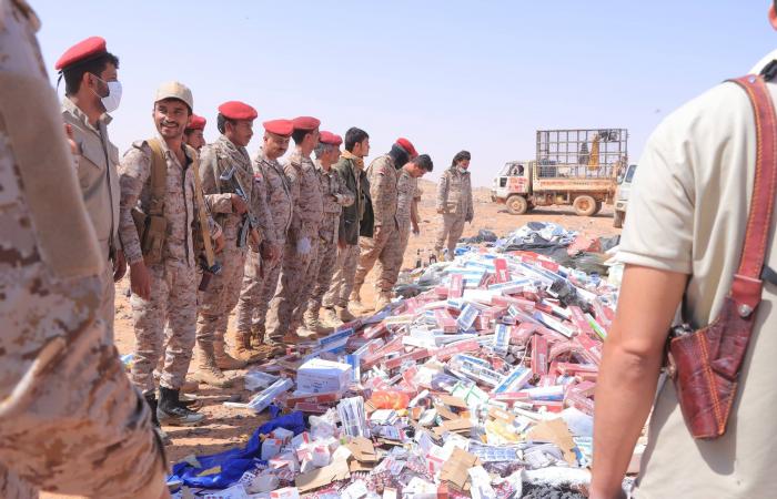 العقيد
      أسامة
      الأسد
      لـ«الشرق
      الأوسط»:
      شبكات
      لتهريب
      المخدرات
      ترتبط
      بالأمن
      الوقائي
      الحوثي