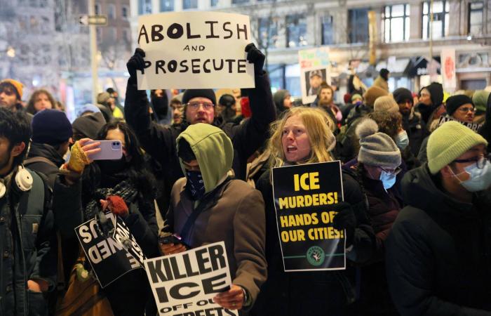 روبيو:
      قضية
      دونيتسك
      لم
      تحسم
      حتى
      الآن
      بين
      روسيا
      وأوكرانيا