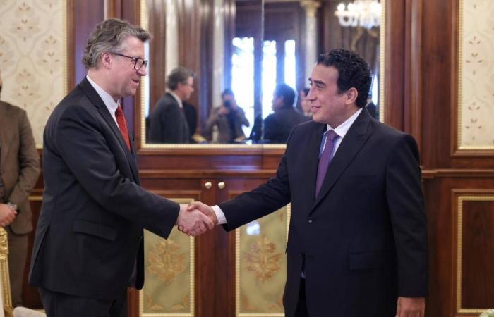 ليبيا:
      حكم
      دستوري
      يعيد
      التوتر
      بين
      «النواب»
      والمحكمة
      العليا