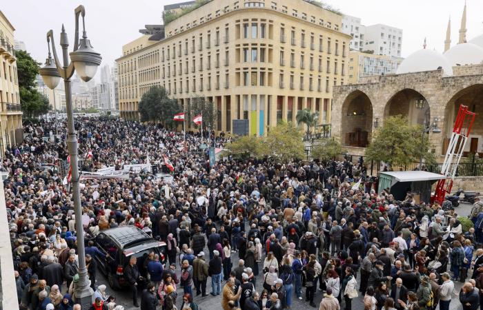 إسرائيل
      تعيد
      15
      جثمانا
      لفلسطينيين
      إلى
      قطاع
      غزة