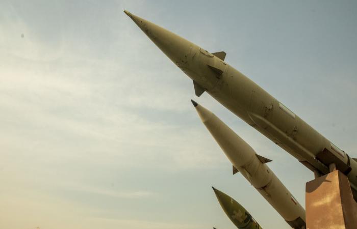 جريحة لكنها لا تزال خطيرة.. كيف يمكن أن ترد إيران في حال ضربها ترامب؟