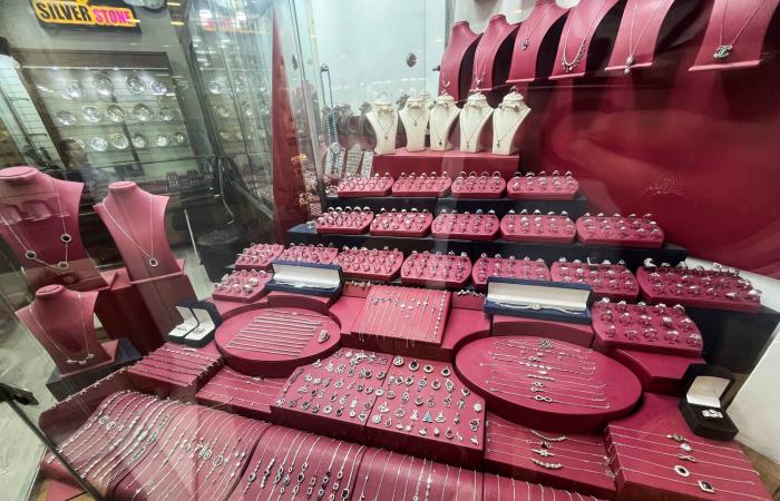 مع
      ارتفاعات
      الذهب
      القياسية...
      مصريون
      يستكشفون
      الفضة
      كوعاء
      ادخاري