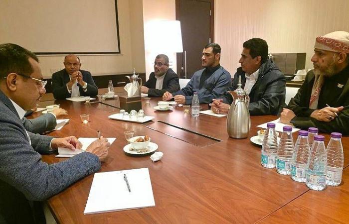 الخنبشي
      يشدد
      على
      تعزيز
      الأمن
      والشراكات
      الدولية
      الفاعلة
      مع
      اليمن