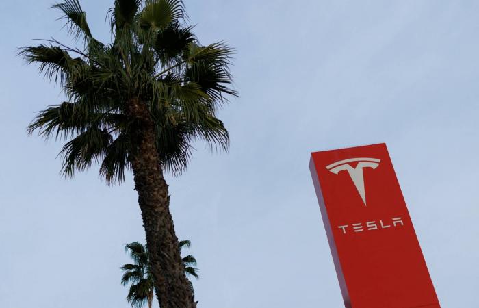 ذكاء
      اصطناعي
      أم
      استنزاف
      مالي؟
      المستثمرون
      يحاكمون
      عمالقة
      التكنولوجيا