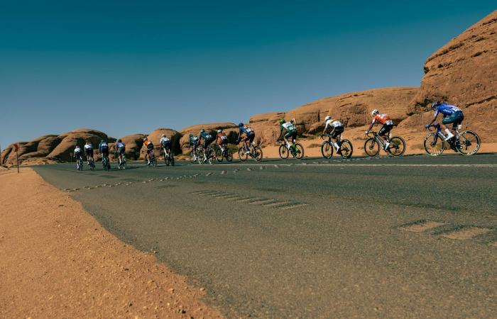 طواف
      العلا:
      الإيطالي
      مالوتشيلي
      بطلاً
      للمرحلة
      الرابعة