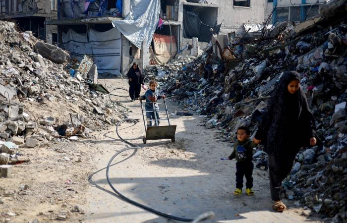 «قوات
      سوريا
      الديمقراطية»:
      الاتفاق
      على
      إيقاف
      إطلاق
      النار
      مع
      الحكومة
      وعملية
      دمج
      متسلسلة