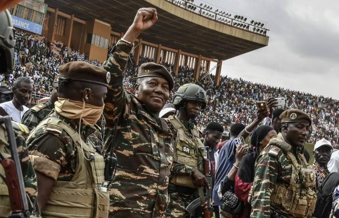 مقتل
      أكثر
      من
      200
      في
      انهيار
      منجم
      بشرق
      الكونغو