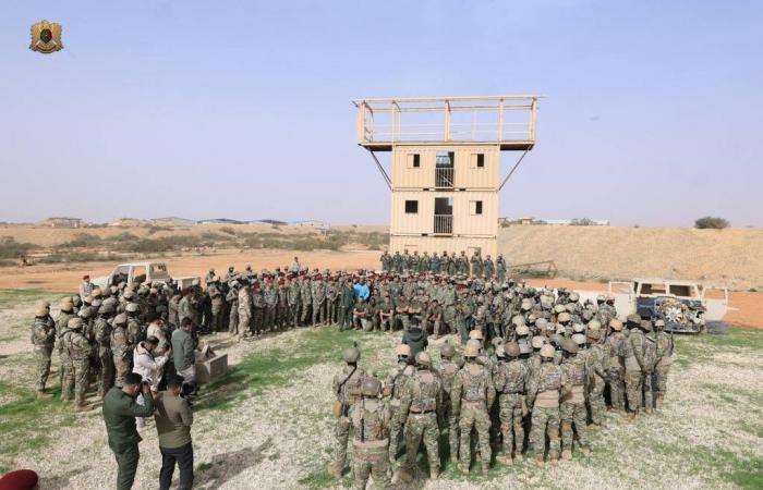 ليبيا:
      سباق
      البحث
      عن
      «دعم
      عسكري»
      يطغى
      على
      «مسارات
      التسوية»