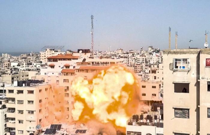 كأن
      الحرب
      عادت...
      إسرائيل
      تقتل
      العشرات
      في
      غزة