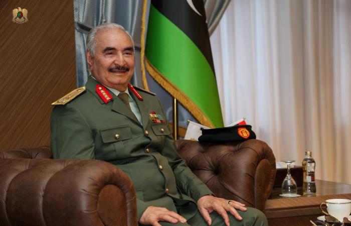 ليبيا:
      حفتر
      لمعالجة
      ملف
      النازحين
      بتشكيل
      لجنة
      عسكرية-
      أمنية