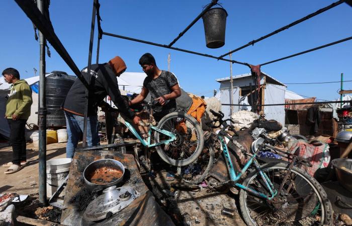 كأن
      الحرب
      عادت...
      إسرائيل
      تقتل
      العشرات
      في
      غزة