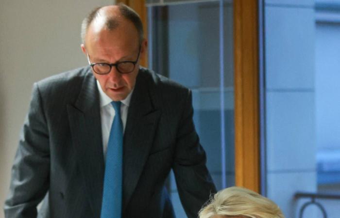 جدل
      بسبب
      شبه
      بين
      تمثال
      مرمم
      حديثاً
      في
      كنيسة
      بروما
      وميلوني