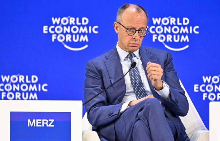 جدل
      بسبب
      شبه
      بين
      تمثال
      مرمم
      حديثاً
      في
      كنيسة
      بروما
      وميلوني