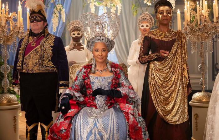 «بريدجرتون»
      الرابع
      يتحول
      إلى
      «سندريلا»
      بقفّاز
      فضّي