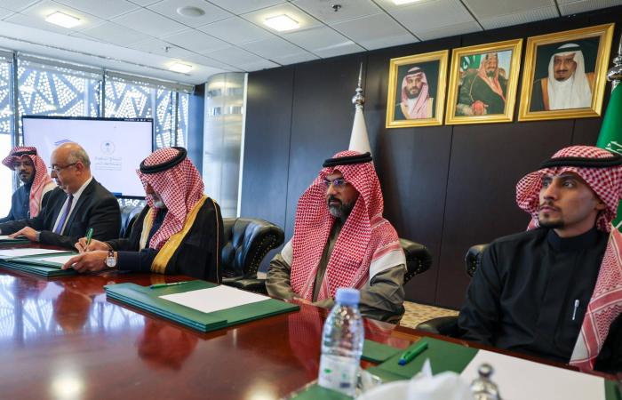 السعودية:
      «الحج
      والعمرة»
      توقف
      التعاقد
      مع
      1800
      وكالة
      سفر
      خارجية
      لقصور
      الأداء