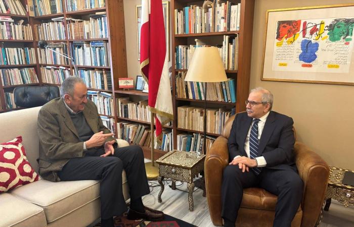 اختبار
      قوة
      بين
      المالكي
      وترمب