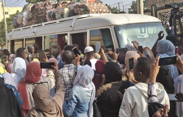 بين
      الحرب
      والوحدة…
      مسنّون
      سودانيون
      يعودون
      إلى
      دار
      بلا
      أبناء