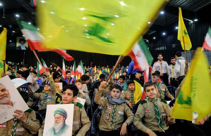 اختبار
      قوة
      بين
      المالكي
      وترمب