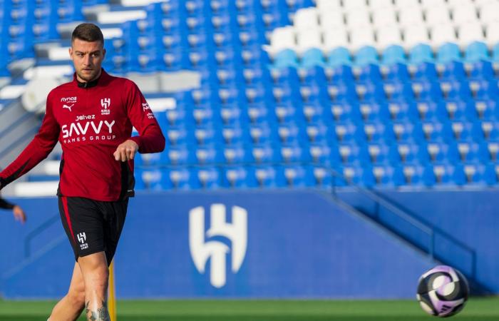 الدوري
      السعودي:
      قمة
      نارية
      بين
      الهلال
      والأهلي
      على
      صدارة
      الترتيب