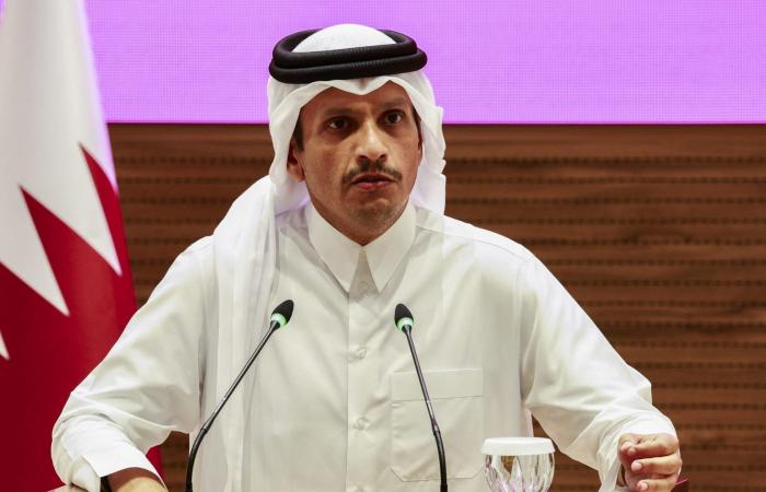 "وسط تهديدات ترامب"..رئيس وزراء قطر يلتقي علي لاريجاني خلال زيارته لإيران