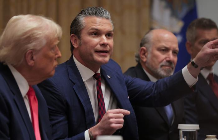 هيغسيث: أمريكا "على أتم الاستعداد" للتحرك ضد إيران إذا رفضت التفاوض