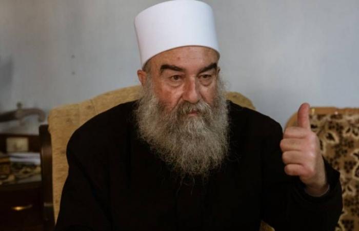 «حماس»
      جاهزة
      لتسليم
      السلطة...
      و«رفح»
      يفتح
      أبوابه