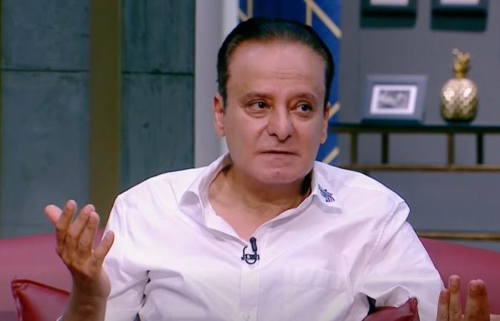 يوسف
      معاطي:
      عادل
      إمام
      طلب
      مني
      كتابة
      قصة
      حياته