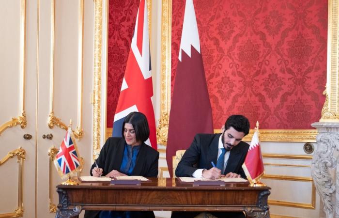 وزير الداخلية يستعرض مع نظيرته البريطانية سبل تعزيز التعاون المشترك في المجالات الأمنية