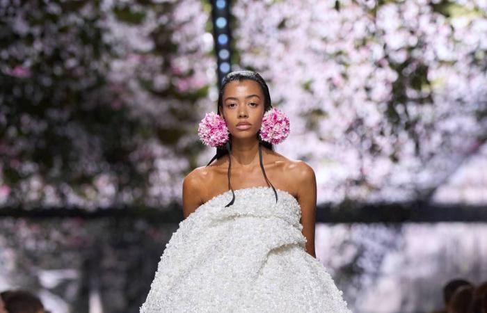 كيف
      تواصل
      المصممون
      الجدد
      مع
      إرث
      بيوت
      الأزياء
      العريقة؟