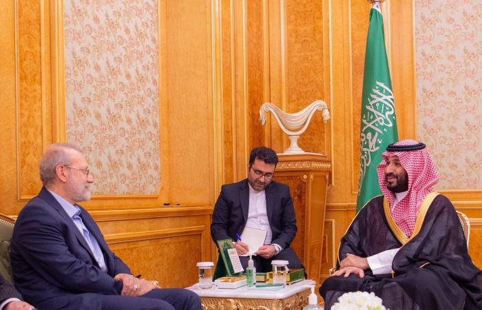 «الجنايات
      الكويتية»
      تقضي
      بحبس
      19
      متهماً
      10
      سنوات
      في
      قضية
      «سحوبات
      يا
      هلا»