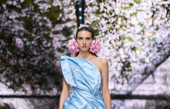 كيف
      تواصل
      المصممون
      الجدد
      مع
      إرث
      بيوت
      الأزياء
      العريقة؟