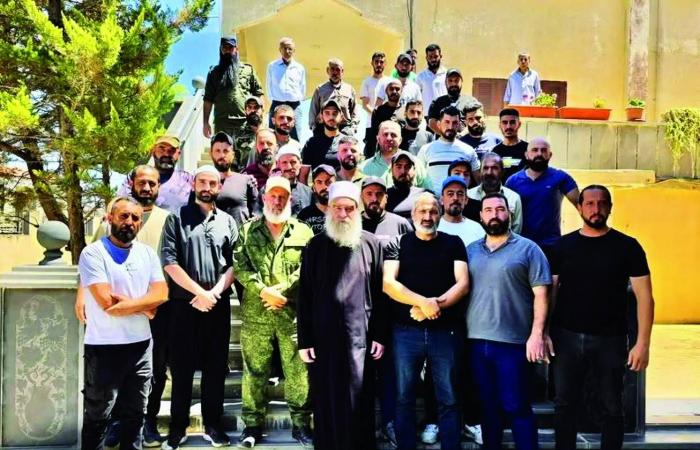 «حماس»
      جاهزة
      لتسليم
      السلطة...
      و«رفح»
      يفتح
      أبوابه