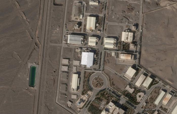 ترمب:
      إذا
      لم
      يتم
      التوصل
      لاتفاق
      مع
      إيران
      ستحدث
      «أمور
      سيئة»