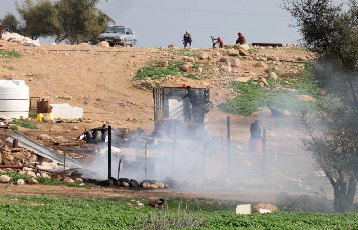 «التيار
      الثالث»...
      مبادرة
      إنقاذ
      مدنية
      للخروج
      من
      «حالة
      الاستعصاء»
      في
      السويداء