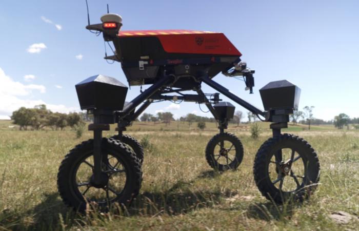 "البقرة الذكية".. روبوت يعمل بالذكاء الاصطناعي لمساعدة المزارعين