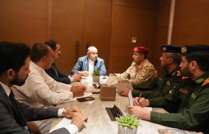 حاكم
      «أرض
      الصومال»:
      نتوقع
      إبرام
      اتفاق
      تجاري
      مع
      إسرائيل