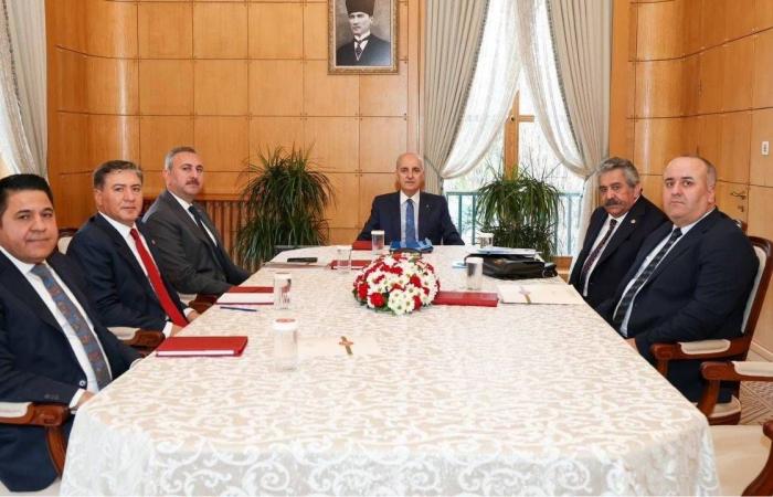 تركيا:
      حليف
      إردوغان
      يكرر
      المطالبة
      بإطلاق
      سراح
      أوجلان