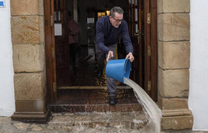 كنيسة
      في
      روما
      تزيل
      وجه
      ملاك
      يشبه
      رئيسة
      وزراء
      إيطاليا