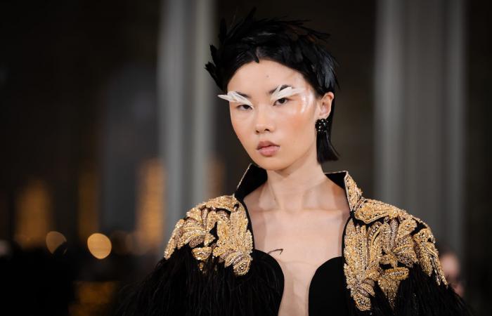 المصمّمون العرب..بين الهوية التقليدية ولغة الموضة المعاصرة في باريس