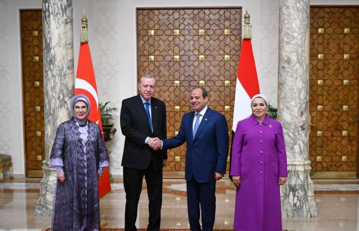 محادثات
      مصرية
      -
      تركية
      تؤكد
      تقارب
      الرؤى
      تجاه
      مختلف
      قضايا
      المنطقة