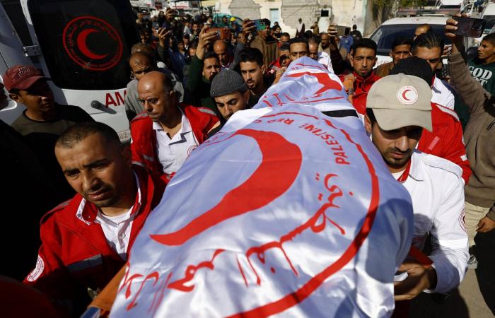 إسرائيل
      ترفع
      وتيرة
      التصعيد
      في
      غزة...
      وتضغط
      بتعطيل
      سفر
      المرضى