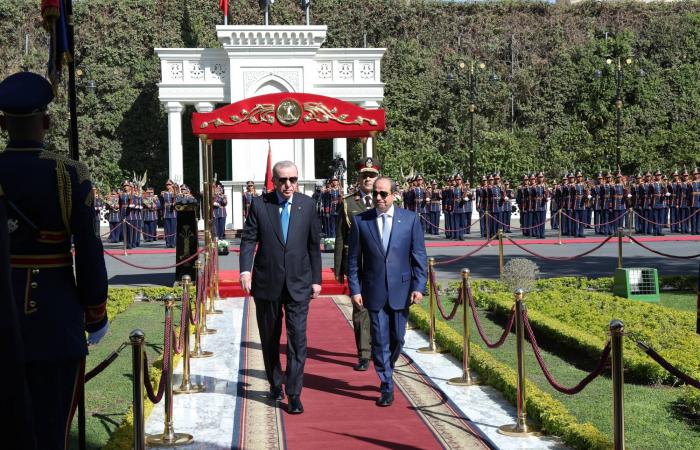 محادثات
      مصرية
      -
      تركية
      تؤكد
      تقارب
      الرؤى
      تجاه
      مختلف
      قضايا
      المنطقة