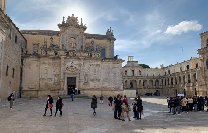 بعمر 80 عامًا.. لماذا اختار أمريكي الانتقال إلى إيطاليا؟