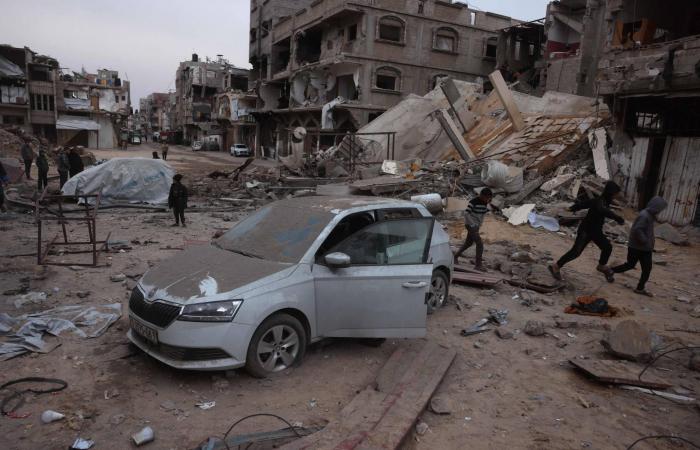 غارات
      إسرائيلية
      في
      عمق
      قطاع
      غزة
      تستهدف
      ورش
      صناعة
      أسلحة