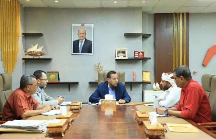 عدن
      تمضي
      نحو
      الاستقرار
      بشراكات
      دولية
      ودعم
      سعودي