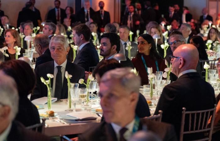 الشيخ جوعان يحضر حفل عشاء رئيس اللجنة الأولمبية الدولية في ميلانو