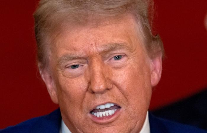 "فرض رسوم على الدول التي تتعامل تجارياً مع إيران" .. إجراء "تصعيدي" جديد من ترامب ضد طهران