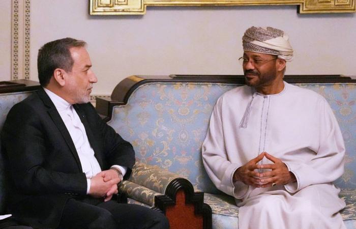 ترمب
      يشيد
      بالمحادثات
      مع
      إيران
      ويؤكد
      استئنافها
      مطلع
      الأسبوع
      المقبل