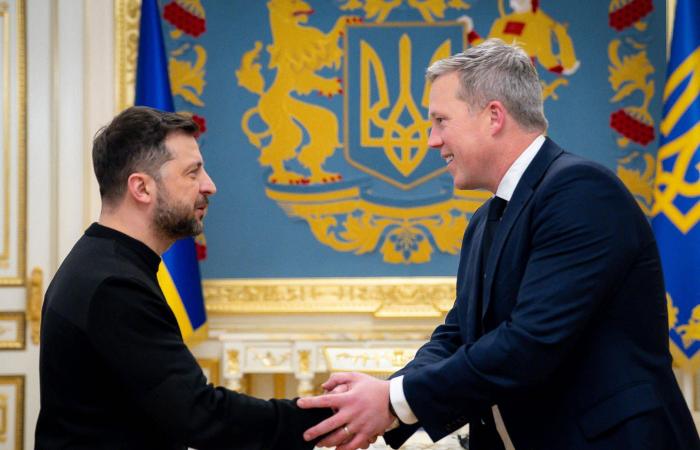 «خطوة
      غير
      مألوفة»...
      ترمب
      يستعين
      بعسكريين
      في
      الجهود
      الدبلوماسية
      بشأن
      إيران
      وأوكرانيا