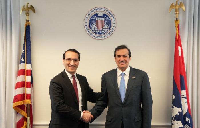 وزير الدولة لشؤون التجارة الخارجية يجتمع مع عدد من المسؤولين الأمريكيين